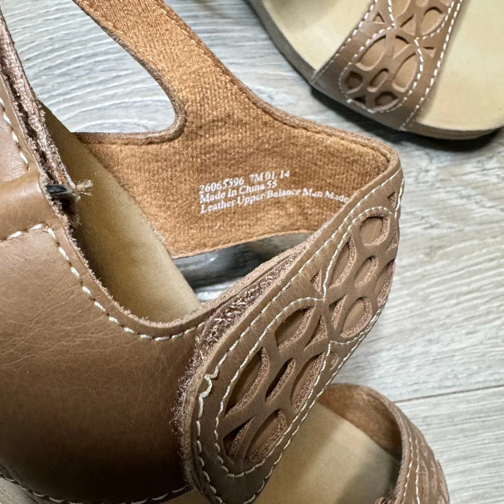 Clarks Lexi Marigold Q Tan Leather Laser Cut Wedge Sandals Size Womens‎ 7